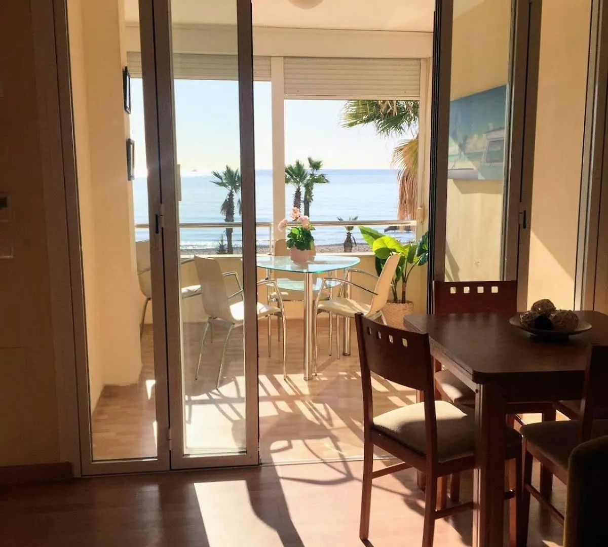Tess Apartamento Frontbeach La Roca Chica Apartment Torremolinos