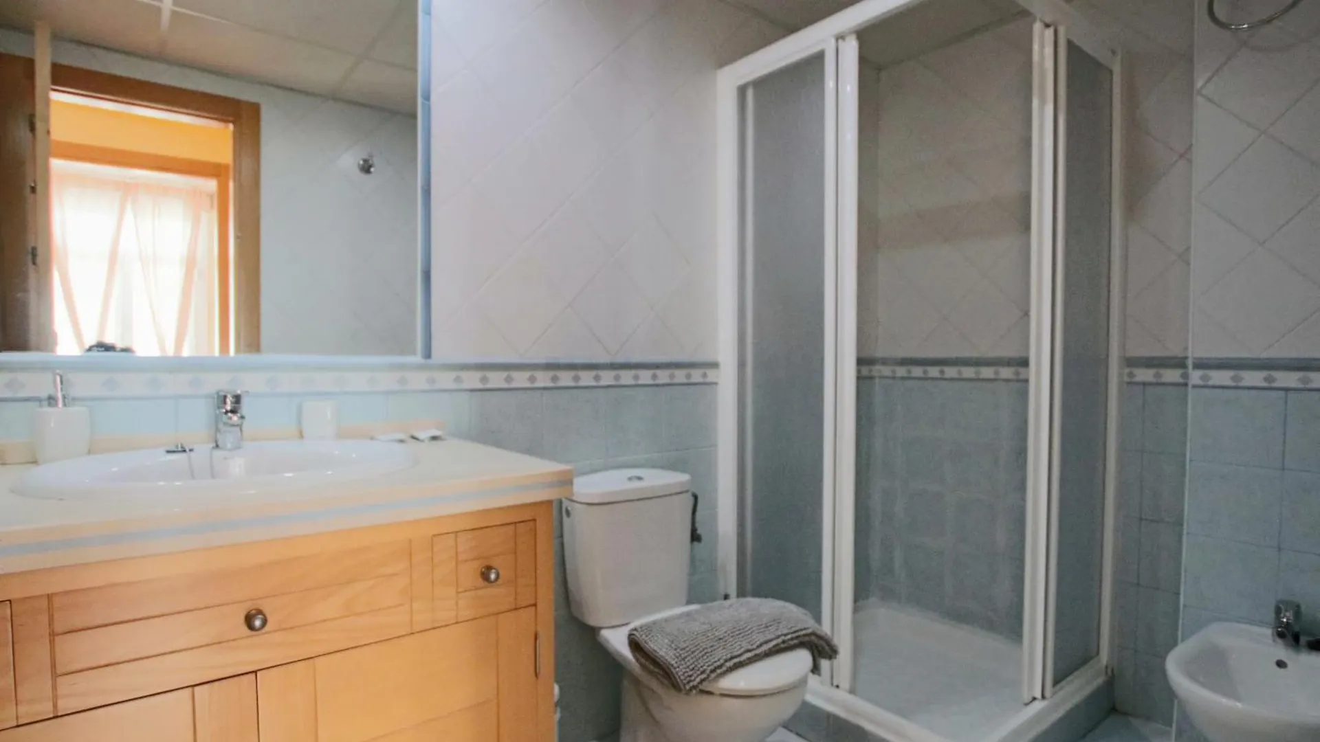 Tess Apartamento Frontbeach La Roca Chica Apartment Torremolinos 0*,