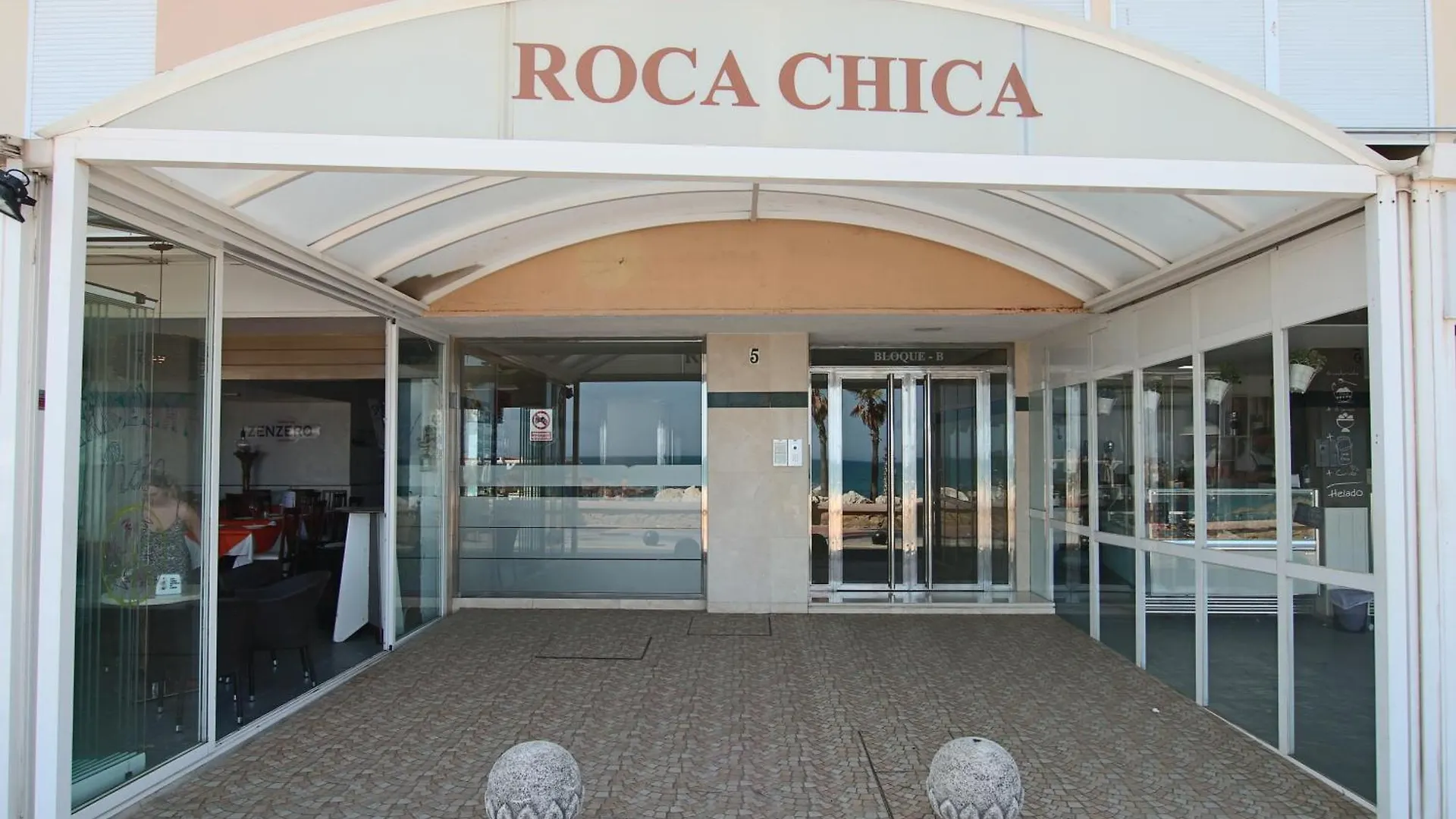 Tess Apartamento Frontbeach La Roca Chica Apartment Torremolinos