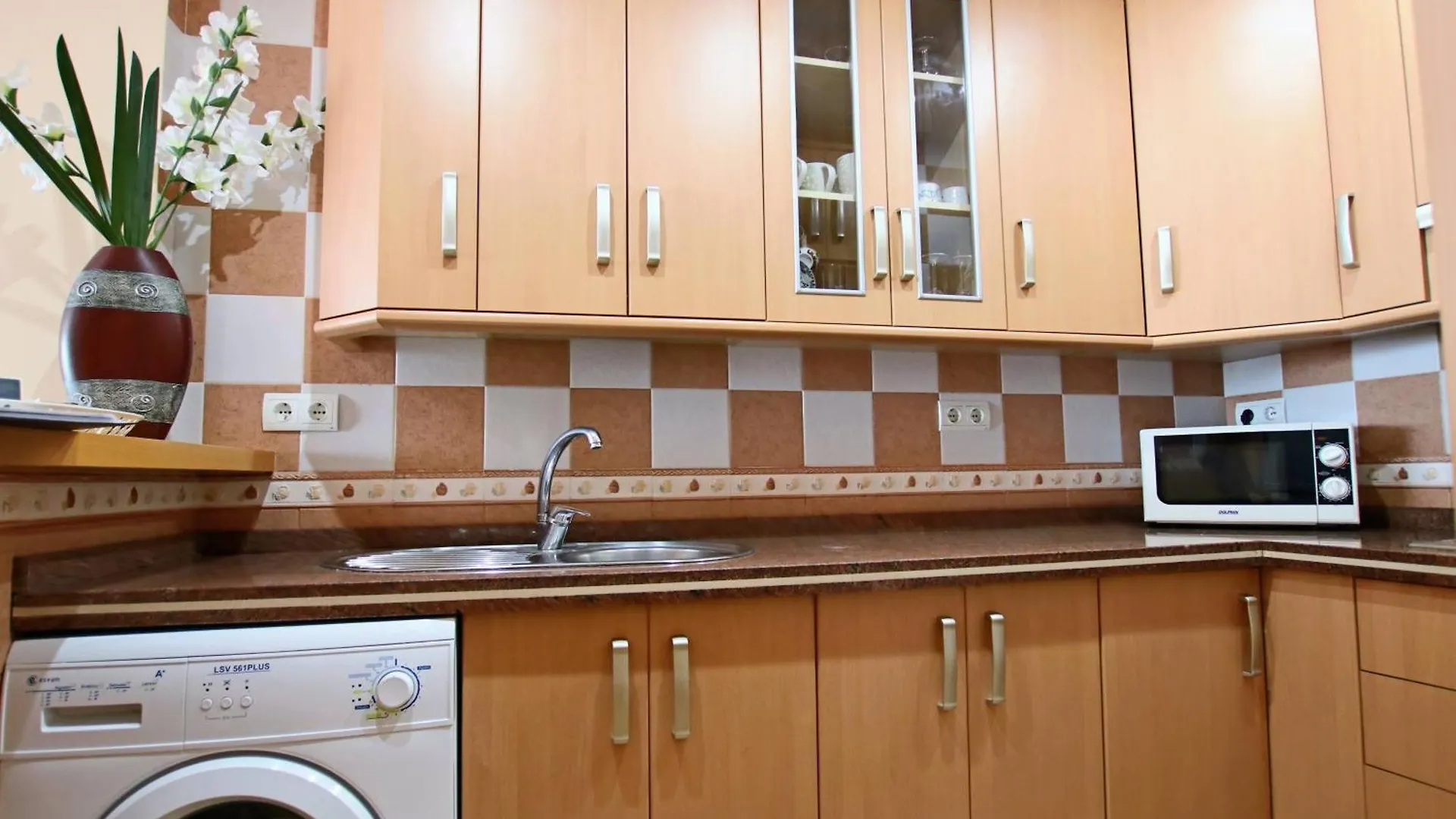 Tess Apartamento Frontbeach La Roca Chica Apartment Torremolinos