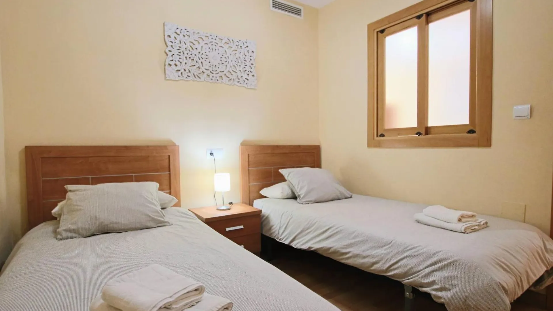 Tess Apartamento Frontbeach La Roca Chica Apartment Torremolinos Spain