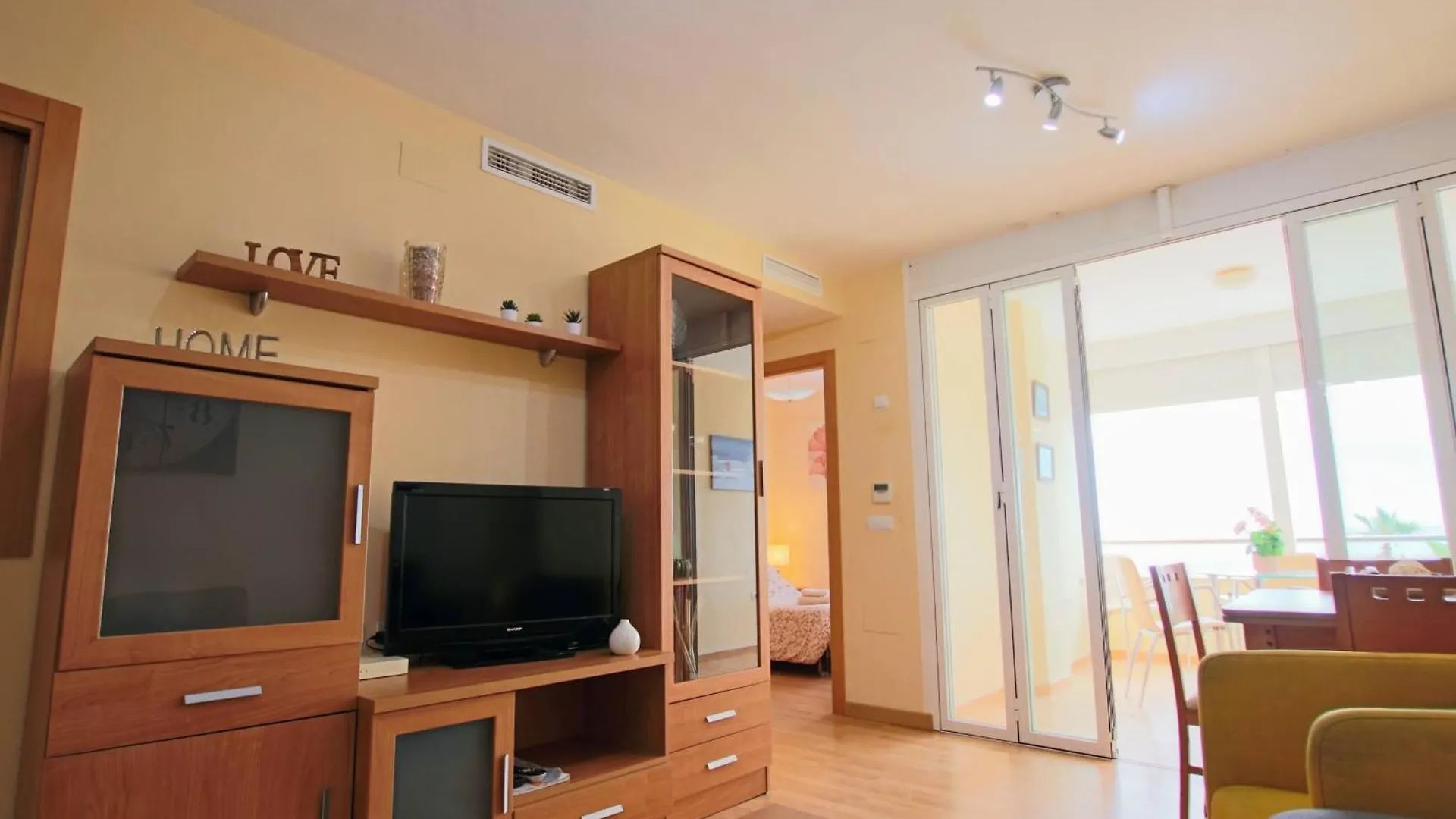 Tess Apartamento Frontbeach La Roca Chica Apartment Torremolinos