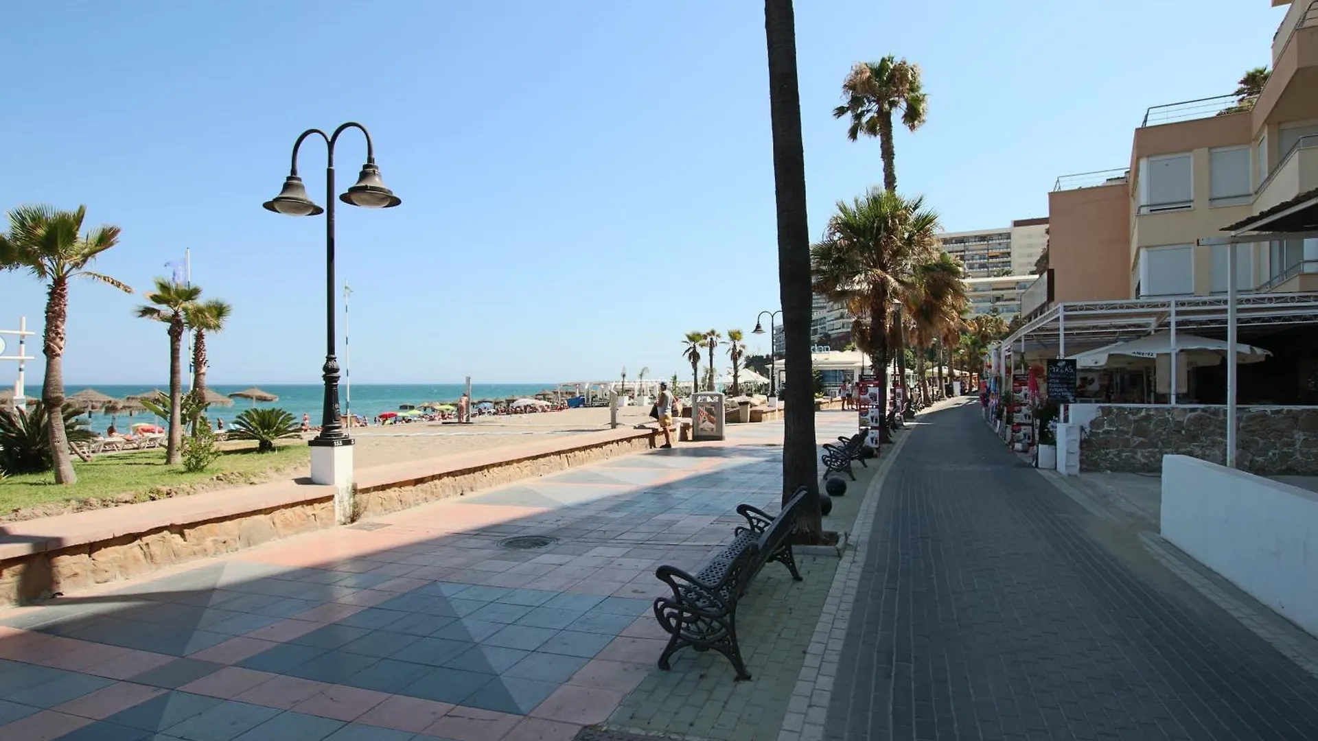 Tess Apartamento Frontbeach La Roca Chica Apartment Torremolinos 0*,  Spain